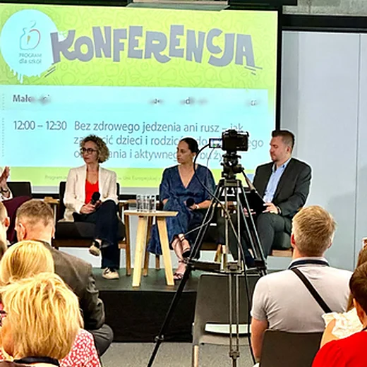 Aleksandra Wolska podczas panelu na konferencji o żywieniu dzieci